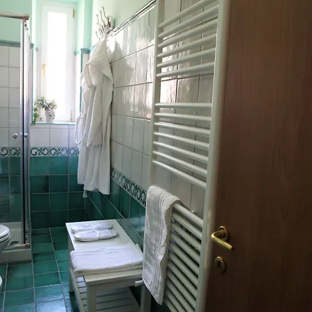 Bed & Breakfast Palazzo Scaramella 4*