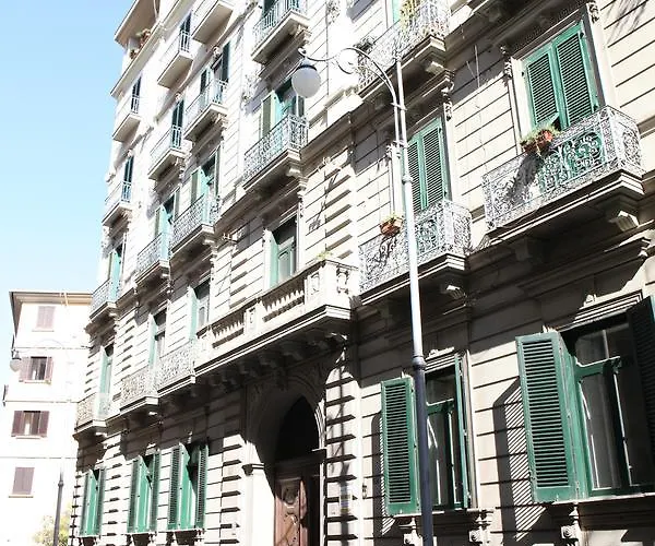 Bed & Breakfast Palazzo Scaramella 4*